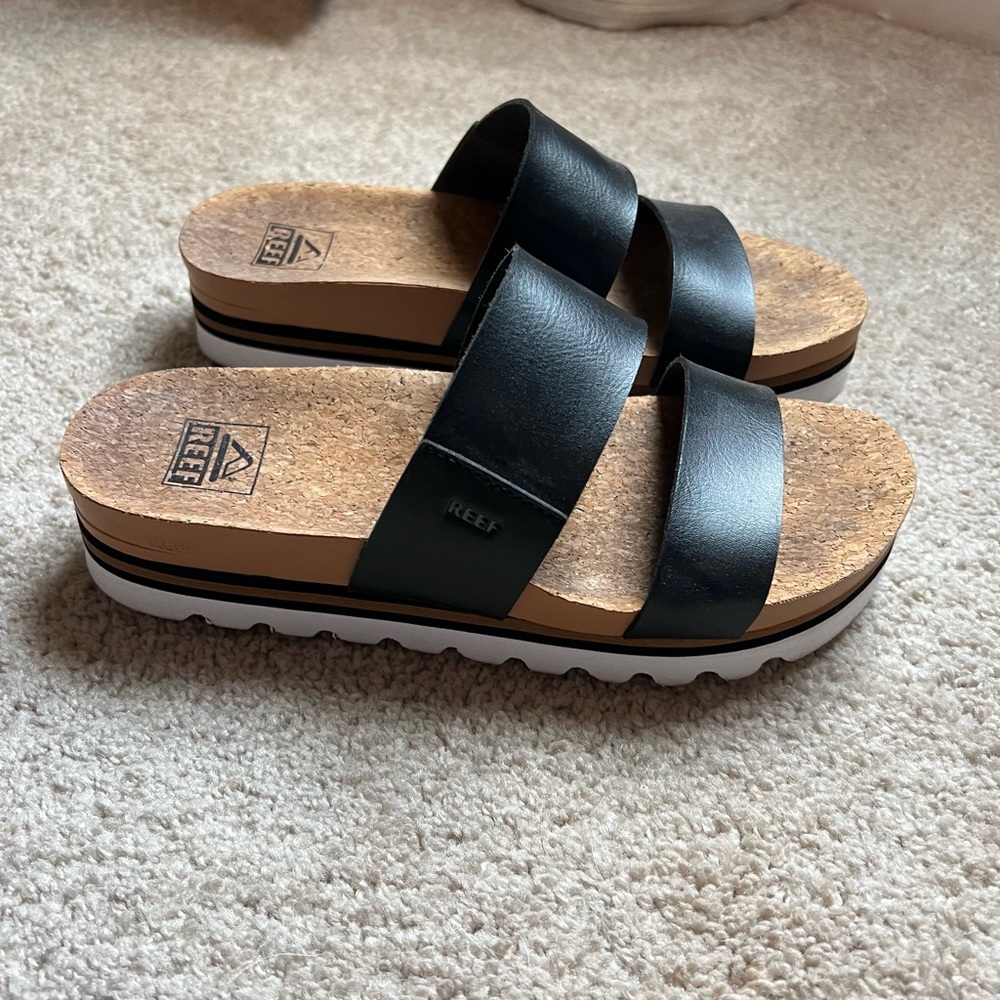 Reef sandals size 7